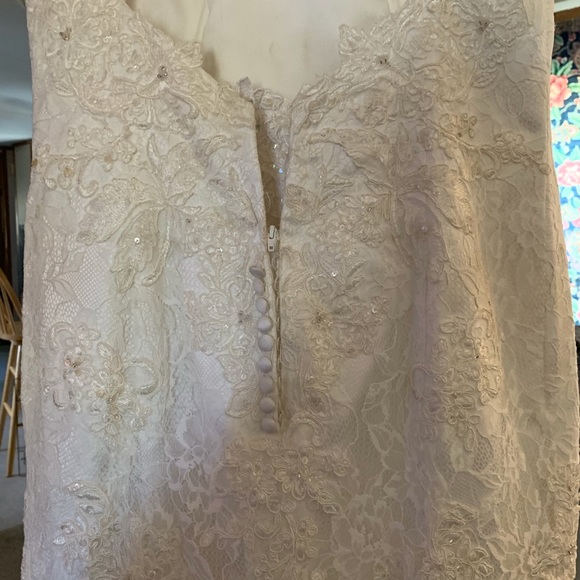 Size 10 ivory wedding gown - Picture 3 of 8